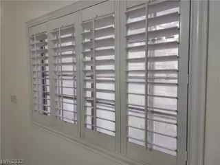 Photo #6: 2403971 Listing