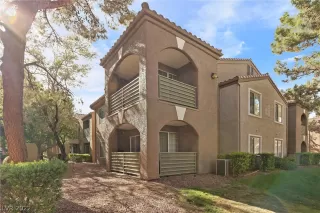 Photo #1: 2403998 Listing