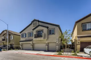 Photo #2: 2404016 Listing