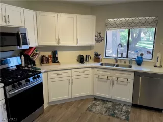 Photo #2: 2404021 Listing 