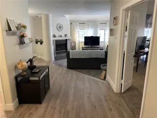 Photo #3: 2404021 Listing 