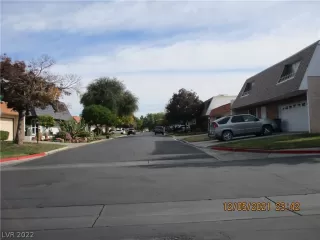 Photo #3: 2404037 Listing