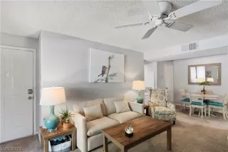 Photo #2: 2404063 Listing