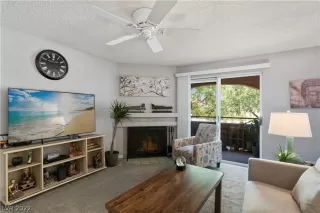 Photo #3: 2404063 Listing