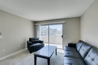 Photo #3: 2404065 Listing