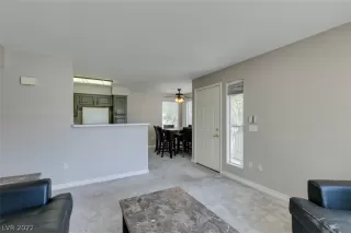 Photo #4: 2404065 Listing