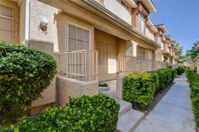 MLS: 2404072 Condo For Sale