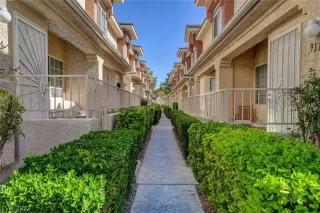 Photo #2: 2404072 Listing