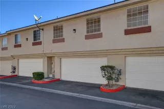 Photo #4: 2404072 Listing