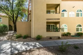 Photo #2: 2404081 Listing