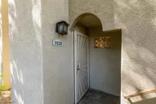 Photo #3: 2404081 Listing