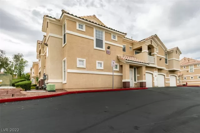 MLS: 2404088 Condo For Sale