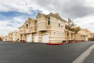 Photo #2: 2404088 Listing