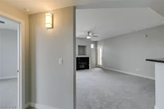 Photo #5: 2404088 Listing