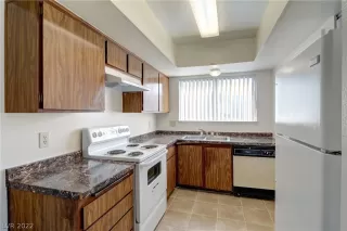 Photo #1: 2404091 Listing 