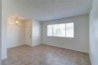 Photo #4: 2404091 Listing 