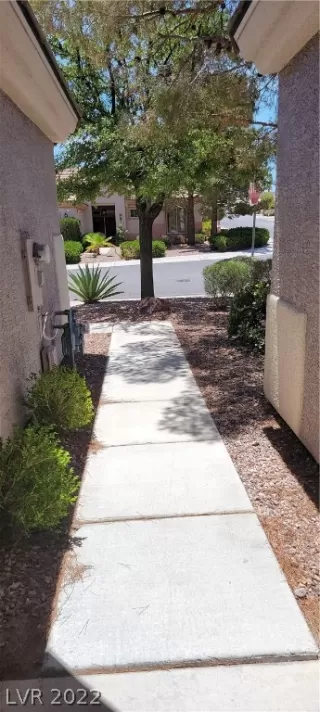 Photo #1: 2404097 Listing