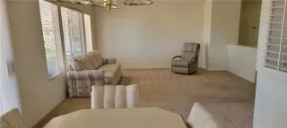 Photo #3: 2404097 Listing