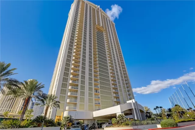 MLS: 2404115 Condo For Sale