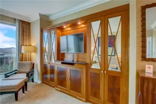 Photo #4: 2404115 Listing 