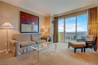 Photo #5: 2404115 Listing 