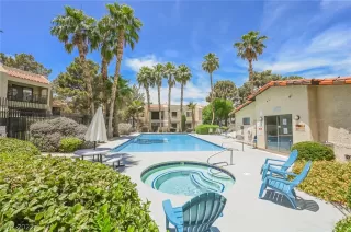 Photo #4: 2404123 Listing 