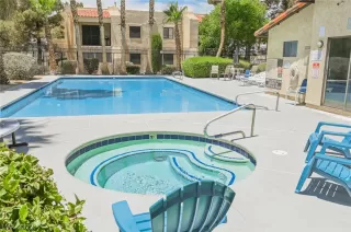 Photo #5: 2404123 Listing 