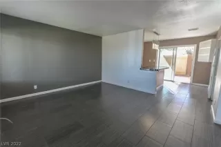 Photo #6: 2404144 Listing