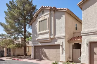 Photo #4: 2404154 Listing