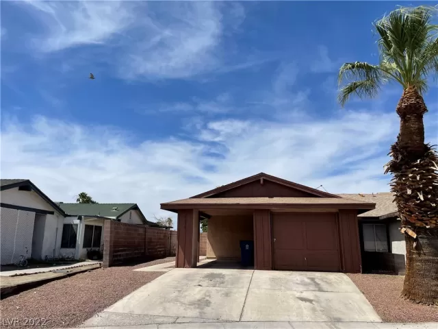 MLS: 2404181 Condo For Sale