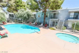 Photo #3: 2404190 Listing 