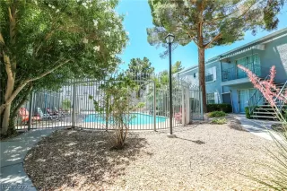 Photo #6: 2404190 Listing 