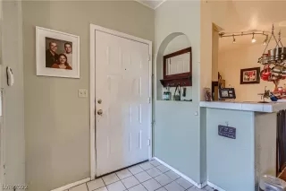 Photo #1: 2404210 Listing 