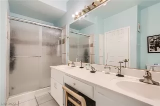 Photo #6: 2404210 Listing 