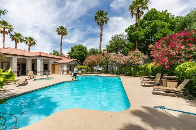 MLS: 2404218 Condo For Sale