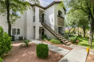 Photo #1: 2404218 Listing 