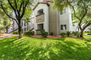 Photo #3: 2404218 Listing 