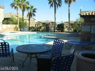 Photo #3: 2404229 Listing 