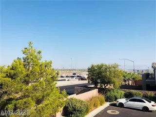 Photo #6: 2404229 Listing 