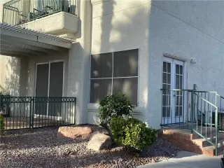 Photo #1: 2404235 Listing 