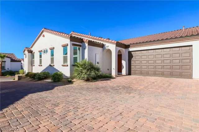 MLS: 2404250 Condo For Sale