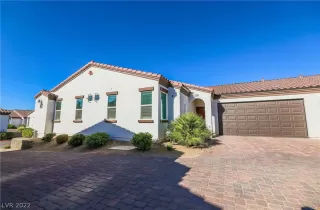 Photo #1: 2404250 Listing 