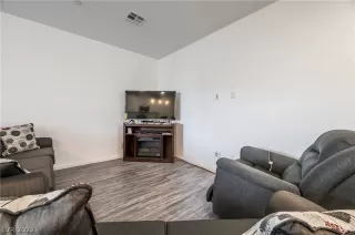 Photo #2: 2404250 Listing 