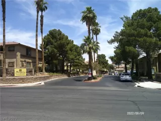 Photo #3: 2404251 Listing