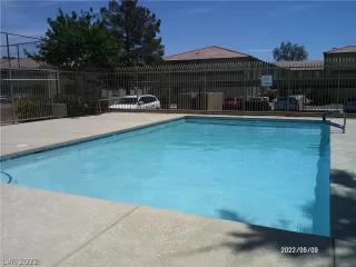 Photo #6: 2404251 Listing