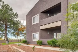 Photo #2: 2404257 Listing