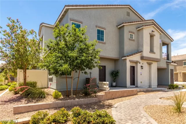 MLS: 2404261 Condo For Sale