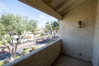 Photo #2: 2404277 Listing 