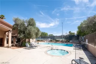 Photo #3: 2404277 Listing 