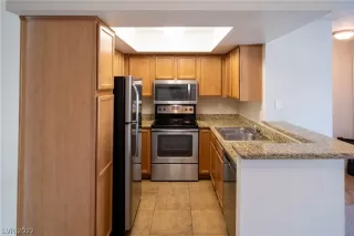 Photo #4: 2404277 Listing 